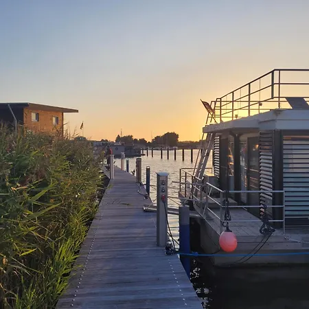 Prázdninový dům Hausboot 